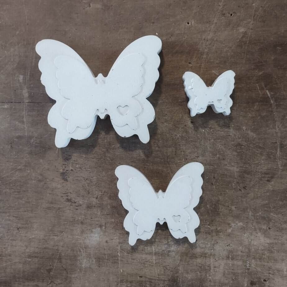 Concrete butterflies in 3 sizes