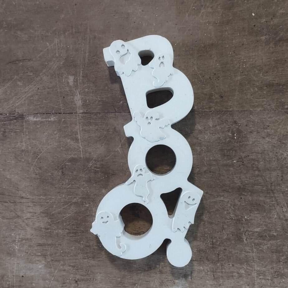 The word Boo in concrete with an exclamation mark